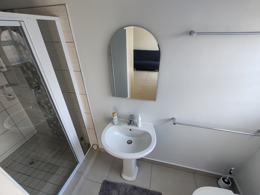 5 Bedroom Property for Sale in Calypso Beach Western Cape